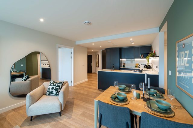 Premium 2BR Residence in Iconic Octagon — West Midlands, England