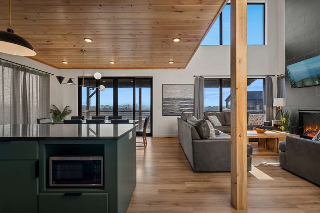 Great Views, Modern Luxury, Indoor Pool, Theater — Sevierville, TN