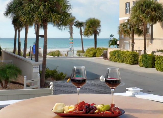 Coastal Luxe Pet-Friendly Beach Private Balcony — Indian Rocks Beach, FL