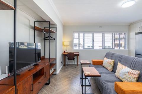 Vicmour Court in Sea Point, Three Anchor Bay