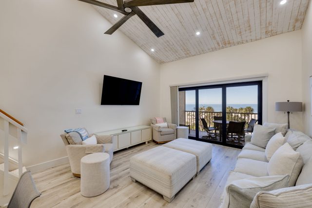 Beach Villas 2535- Executive Penthouse Residence on Captiva Island