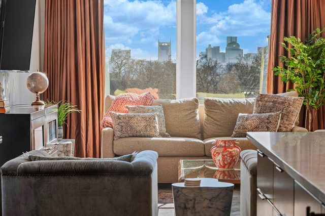 City Views | Rooftop Deck | Fire Pit + Grill