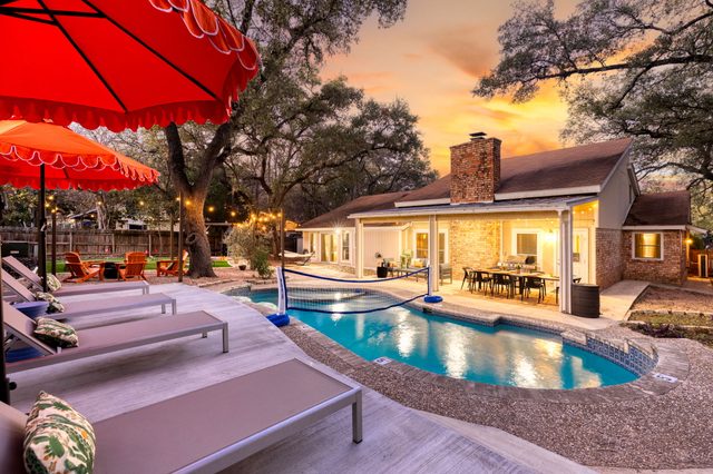 Ultimate Getaway • Pool • Game Room • Sleeps 12