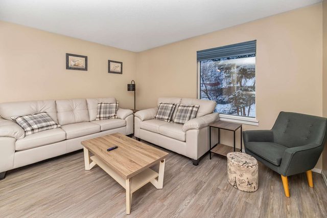 NN – The Cliff Haven House – Spacious Downtown 3BR — Whitehorse, Yukon