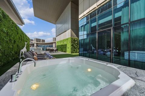 Oceana Resort Sky Villa - Grand Terrace & Jacuzzi