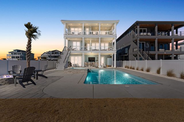 Paradise at the Pointe