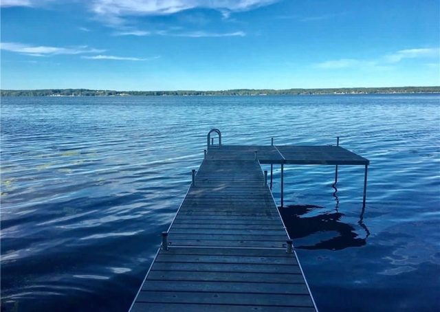 Lakeside Cottage: Dock, Kayaks & Fire Pit