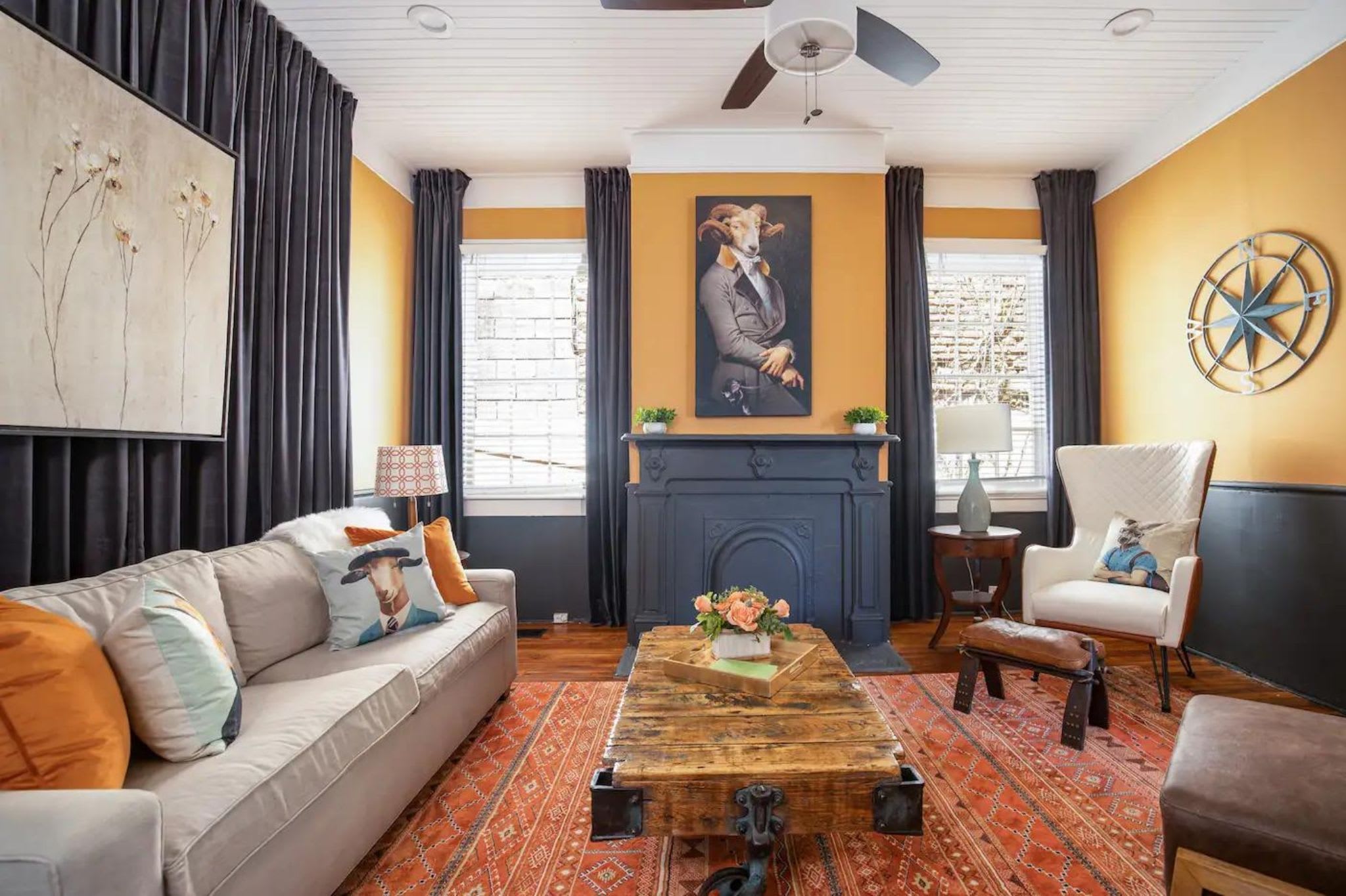 Forsyth Historic Duplex Sleeps 10 - Great for large Groups!