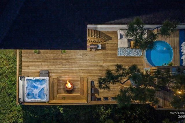 Decked Out Tree Top Cycle Stay-The Oz Adventure