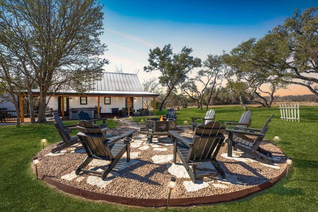 Blanco Mariposa - Hot Tub & Fire Pit
