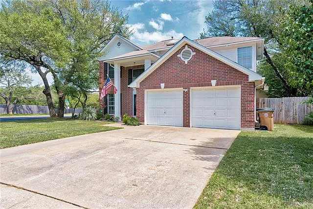 Sleeps 6 - Family Friendly - Pool - Fireplace