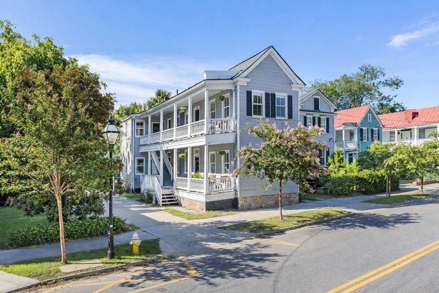 Six on Cannon | 6BR Charleston Home + Parking