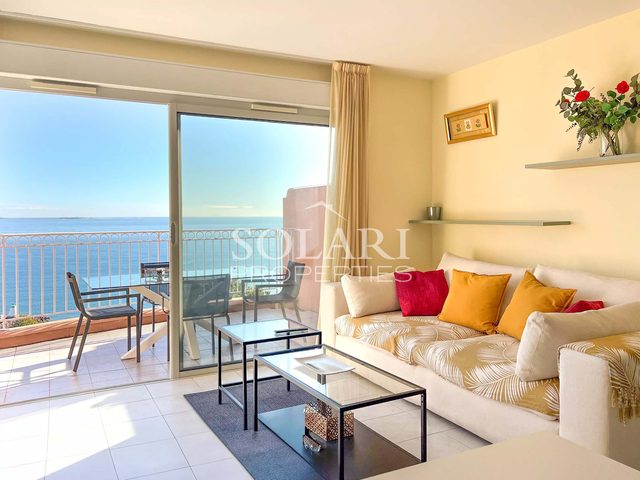 Terrace sea view, swimming pool, beaches on foot, parking