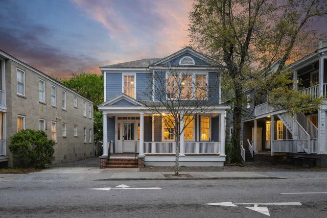 Spacious 3BR Home, Walk to King St!