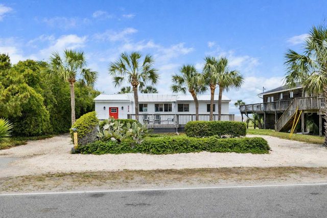Sol Searcher | Beach Cottage w/ Ocean View Deck