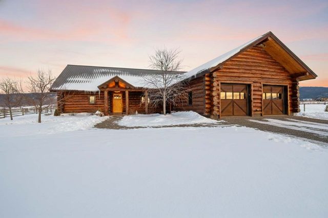 Teton Homestead: Log Cabin on 4 Acres w/ Hot Tub — Driggs, ID