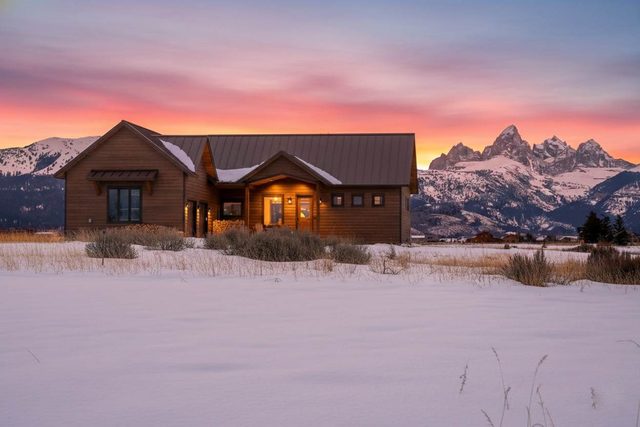 Teton Homestead: Front-Row Teton Views w/ Hot Tub — Driggs, ID