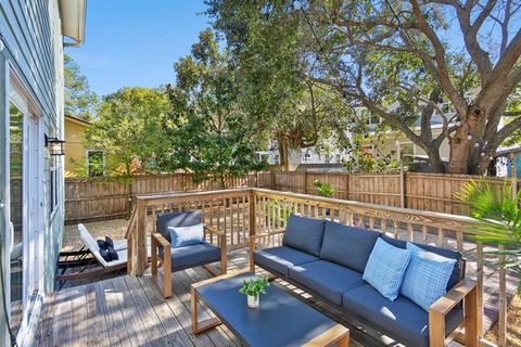 Walk to Ice Plant, Hot Tub, BBQ, Games, Comfy Beds