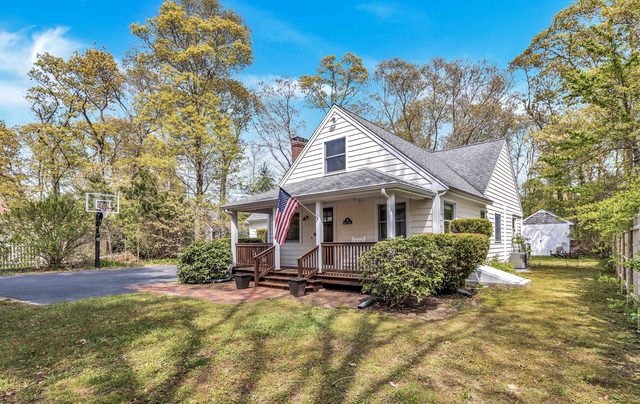 Jenkins Pond Beach Access, Basketball Hoop & Grill | Bright Cape Cod Retreat near Jenkins Pond in Falmouth. Parking, Modern Retreat with Outdoor Space, 24 Hour Hospitality