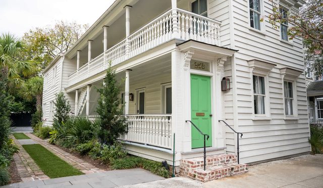 The Swan House | Charleston 3 Bedroom/2 Bathroom!