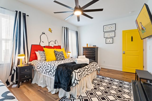 1BR Charlie Brown Themed Suite Near NC State & DT