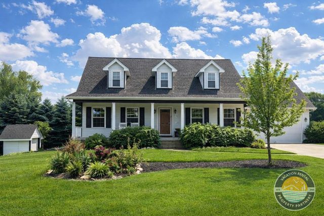 Stylish Family Home Near Lake Geneva — Lake Geneva, WI