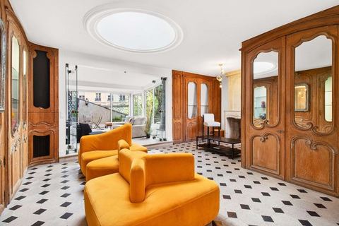 Stunning Penthouse Above the Rooftops of Paris — Paris, Île-de-France