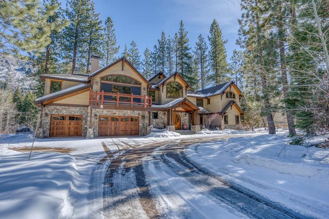 South Lake Tahoe Escape | Private Hot Tub + Pool