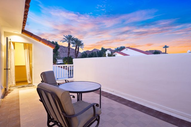 Mountain-view home w/ balcony