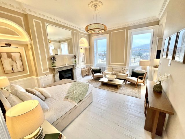 Elegant Apartment in Bath Centre | City Views