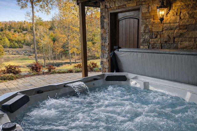The Bunkhouse + Year Round Hot Tub