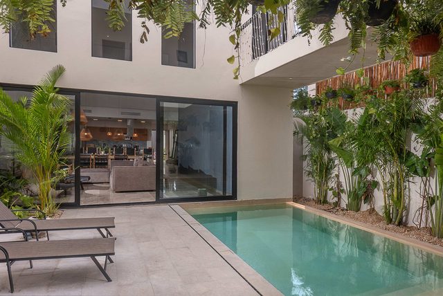 Villa w Daily Cleaning Concierge Hot Tub 6 BR 20pp