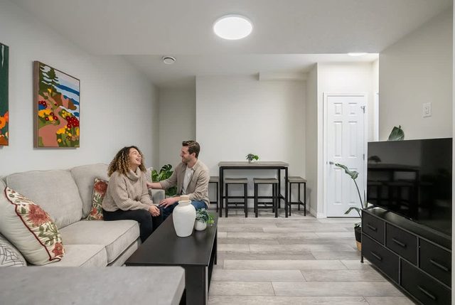 2BR Stylish & Private Suite SE! FREE Banff Pass! — Calgary, Alberta