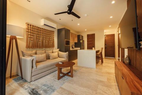 1BR Pool & Private Balcony in 101 Park