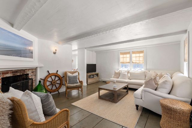 Walk to Water, Cozy, Dog Friendly!