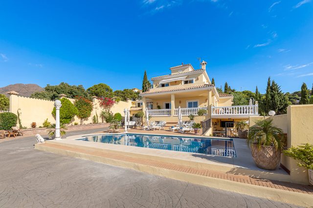 Coastal Getaway in Sunny Estepona — Estepona, Andalusia
