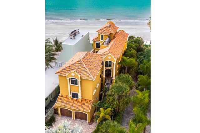 Vista del Mar by GoldenCoastRentals | Beachfront Villa • 6BR + Loft • 7 Baths • Game Room — Indian Rocks Beach, FL