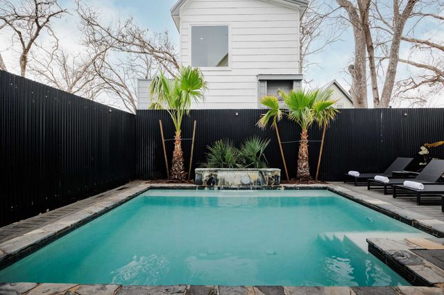 Stylish Home, near Downtown, Heated Pool