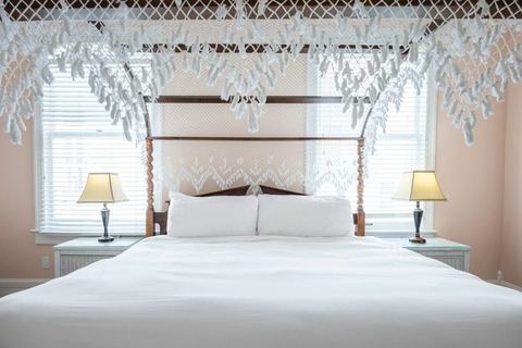 The Curry Poolside | Second Floor King — Key West, FL