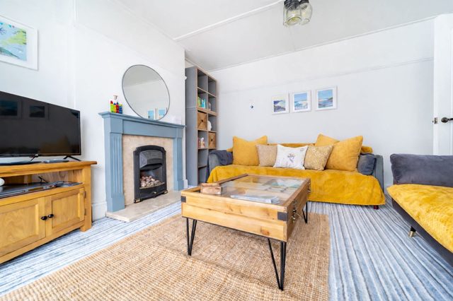 Spacious Home, Private Parking, Central Newquay