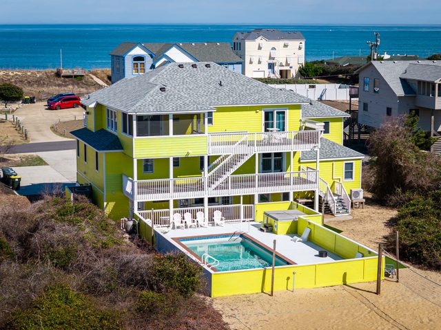 Semi Ocean Front Luxury Home, Pool, Spa, Game Room — Southern Shores, NC