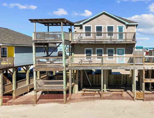 Lookout & Paradise - 2 Units On the Beach!