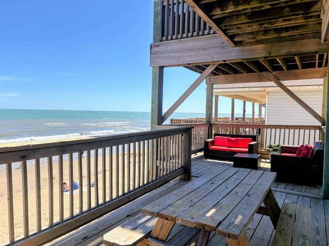 Paradise Point - Barefoot Beachfront Living!