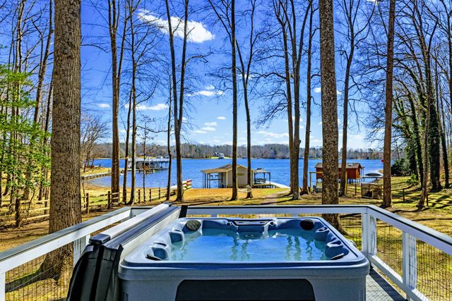 Lakefront Luxury, Hot Tub, Dock, Beach, Games