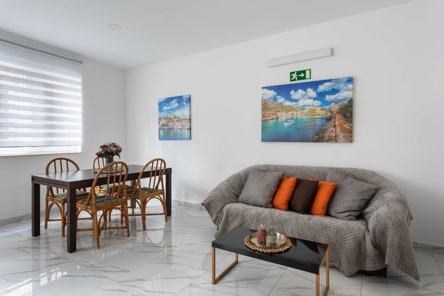 Sliema 2BDR Apartment Just Off Seafront