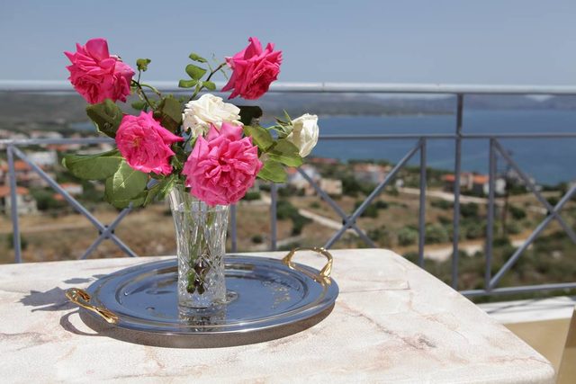 Romantic Getaway Maisonette, 5 min from the beach