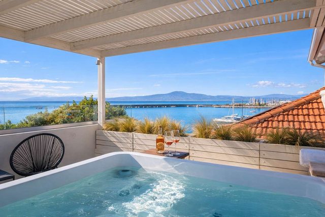 Panellinion Hotel, Seaview Suite & Private Jacuzzi