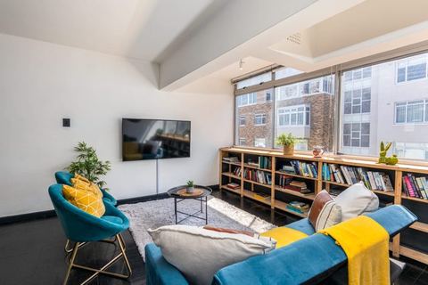 Cozy Coastal Studio on Sea Point’s Beach Road