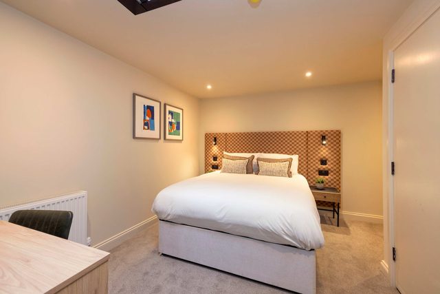 Royal Mile Skylight King Room | Old Town