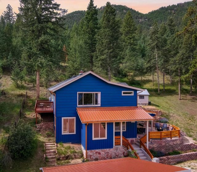 Cobalt Peak! Scenic Retreat w/ Sauna & Firepit